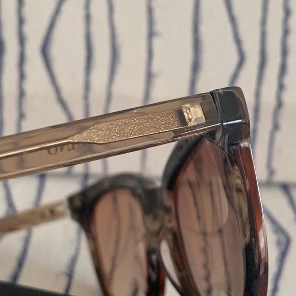 NIB - Vera Wang  Cat Eye  Sunglasses - Picture 5 of 8